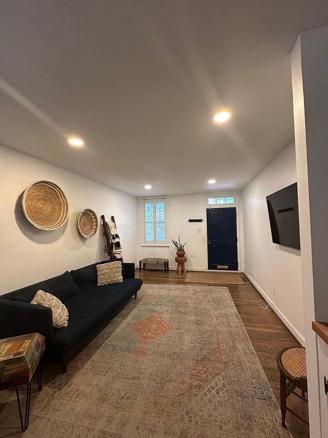Photo - 107 W Hill St