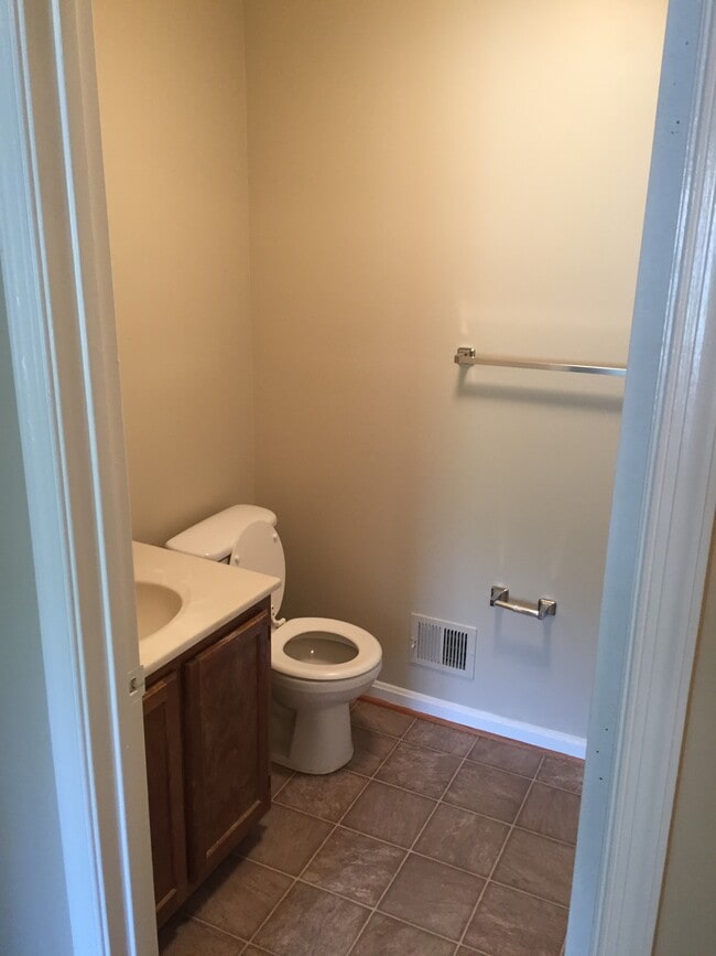 Photo - 335 Duncan Ave