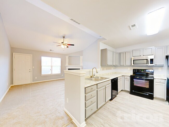 Photo - 10207 Green Hedge Ave