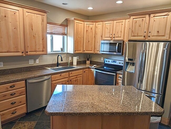 Photo - Beautiful Fully Furnished Jordanelle Townhome