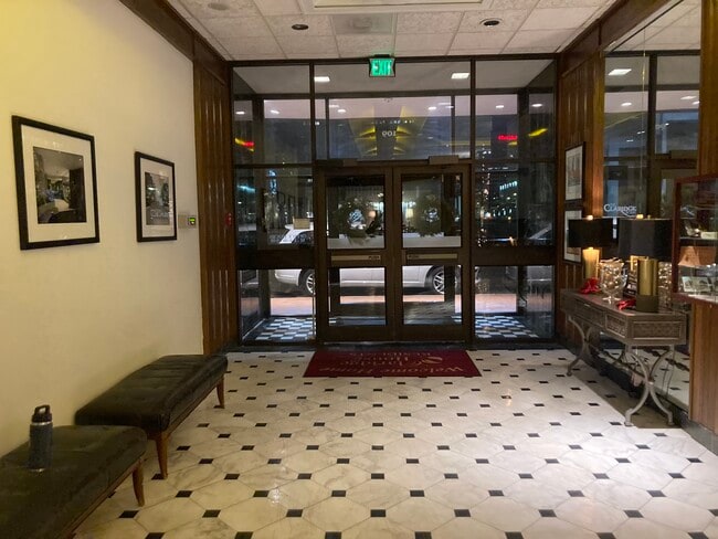 Photo - 109 N Main St