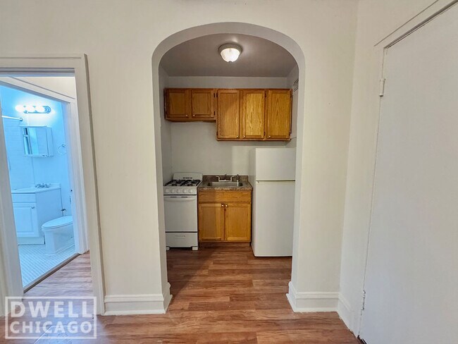 Photo - 2530 N Sawyer Ave Unit 1
