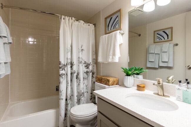 2BR, 2BA - 1,100SF - Second Bathroom