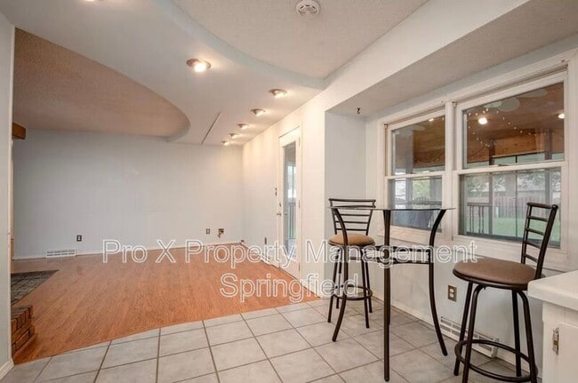 Photo - 1714 W Swan St