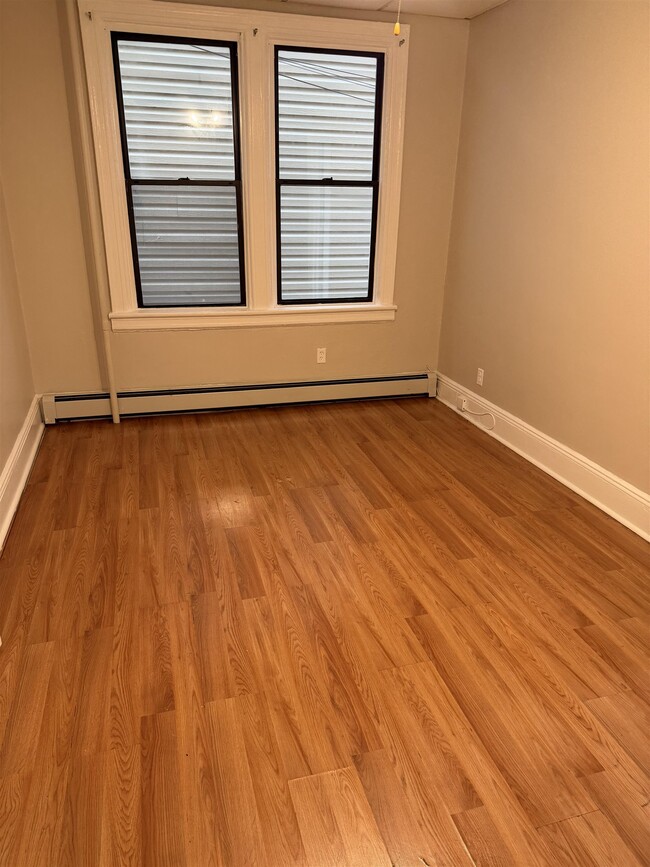 Photo - 138 W 30th St Unidad 1