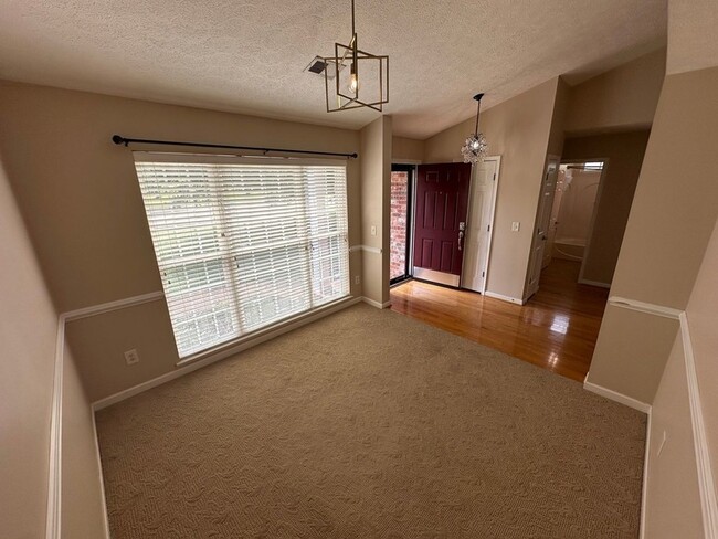 245 Cobblestone Landing