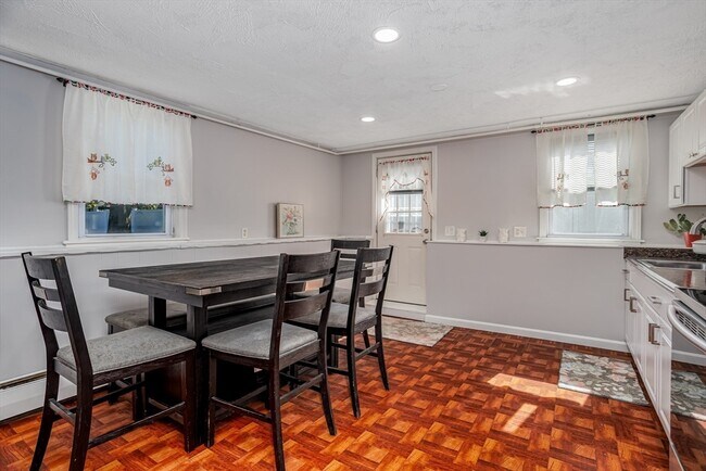 Photo - 46 Viscoloid Ave Unit 1