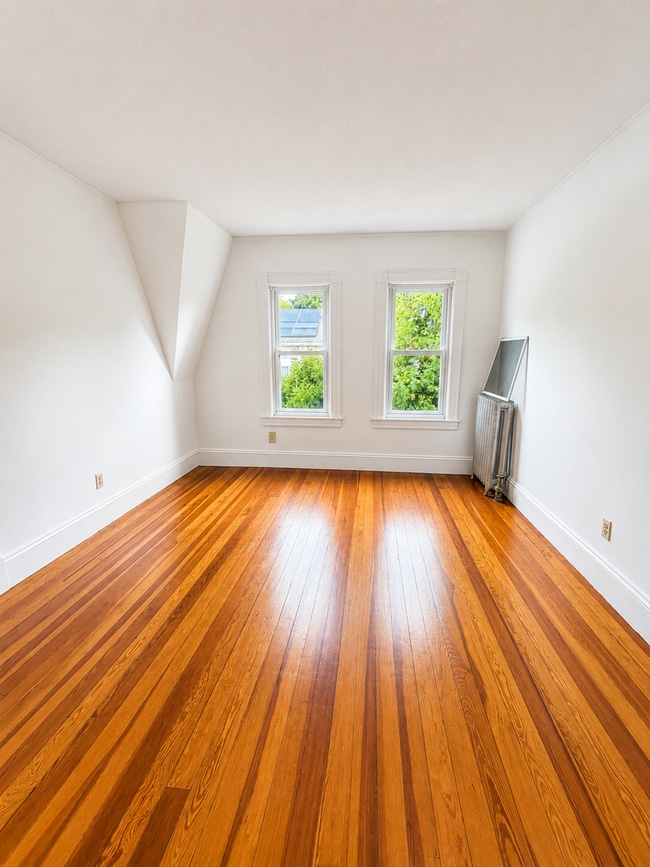 14 Springfield St Unit Third Floor