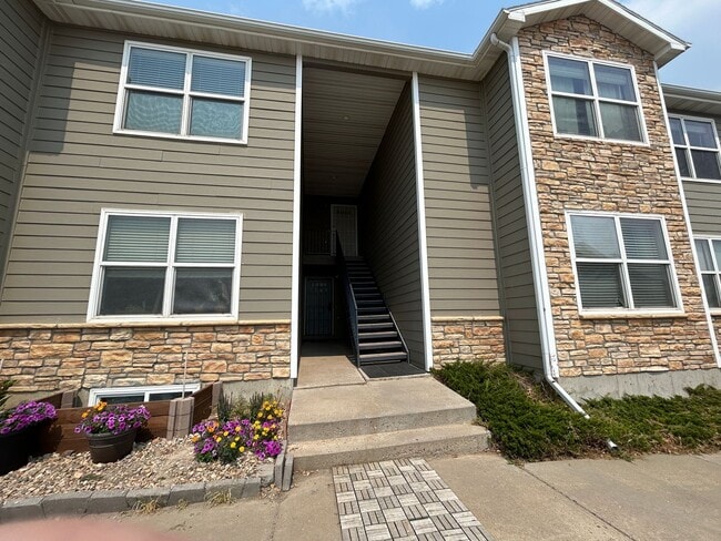 Building Photo - Spacious Condo for Rent in Dickinson