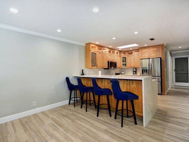 Photo - 5979 Pinebrook Dr