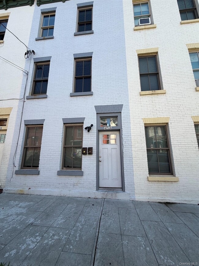 Building Photo - 45 Lander St