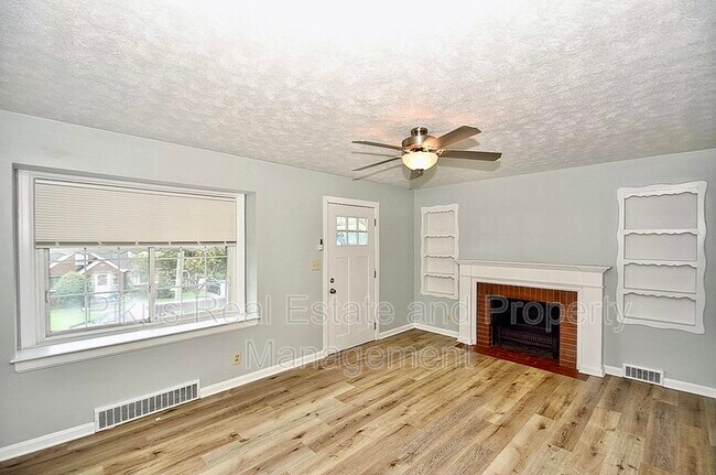 Photo - 527 23rd St NW