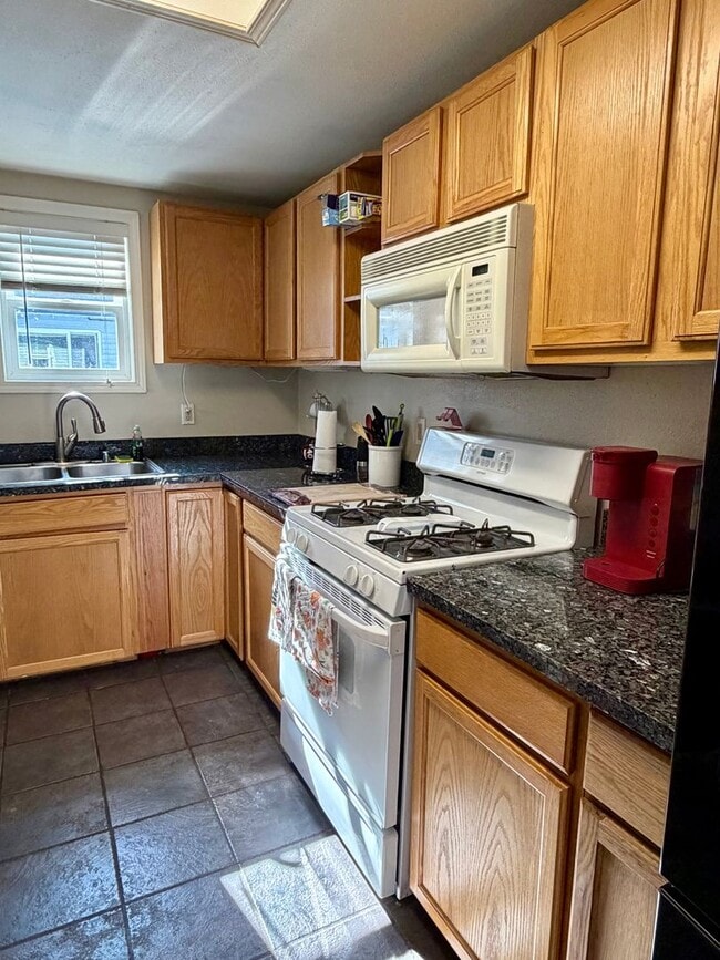 Photo - 2 Bedroom Townhouse with Carport