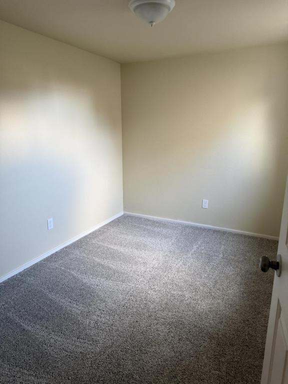 Photo - 905 N Holladay Dr