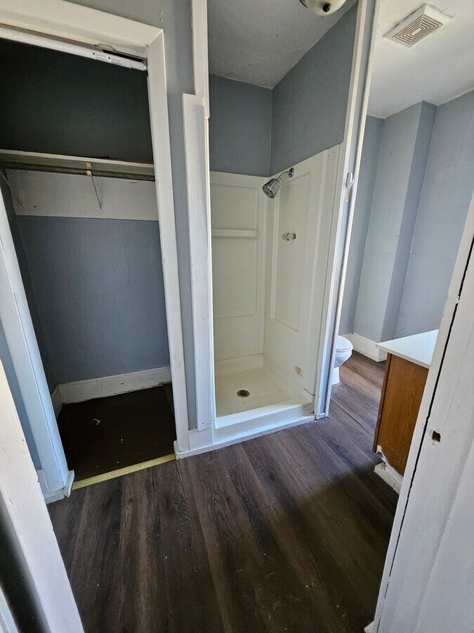 Photo - Upper studio ALL UTILITIES INCLUDED