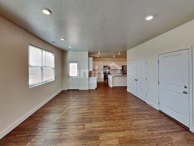 Photo - 1199 Wagon Way