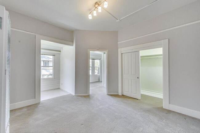 Photo - 159 Emerson St Unit 05