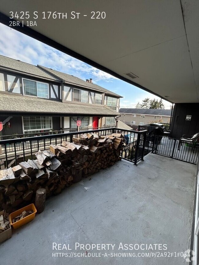 Building Photo - 3425 S 176th St Rental