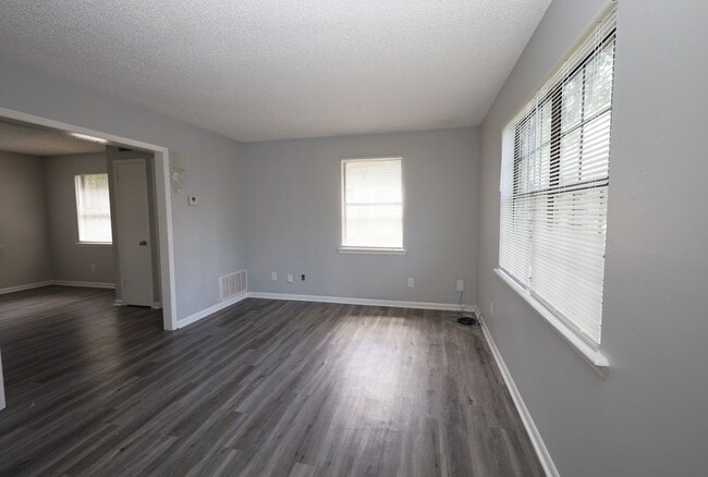 Photo - 1205 Bethune St