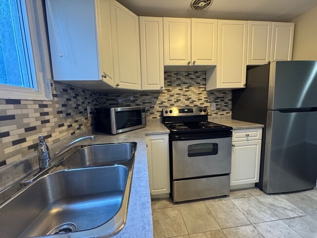 Photo - Updated 1 Bedroom Apartment! Unit 21