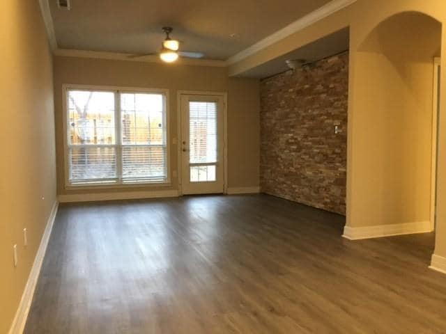 Photo - 905 S Lafayette St