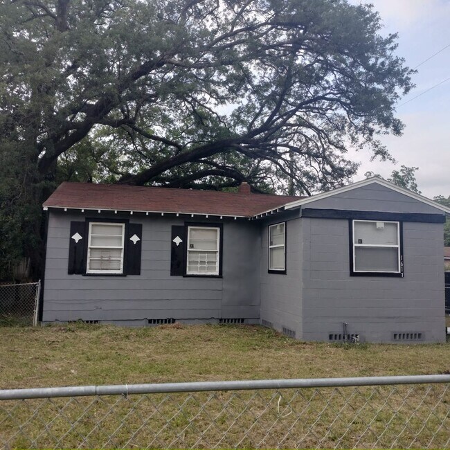 Photo - Fully Renovated 3/1 Single Family Ready for Move In!