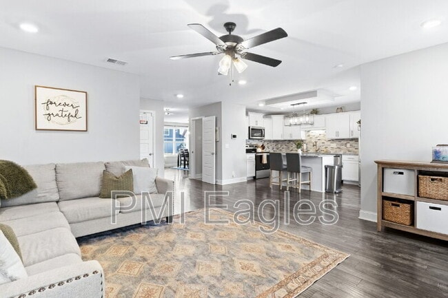 Photo - 491 Kinslow Ct