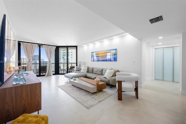 Photo - 20191 E Country Club Dr Unit 2202