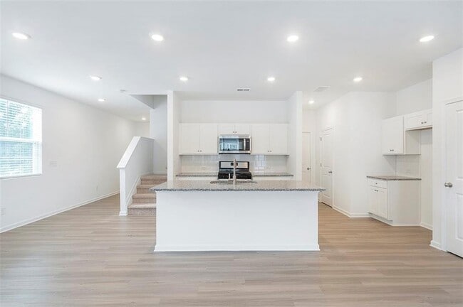 Photo - 5740 Thornton Dr