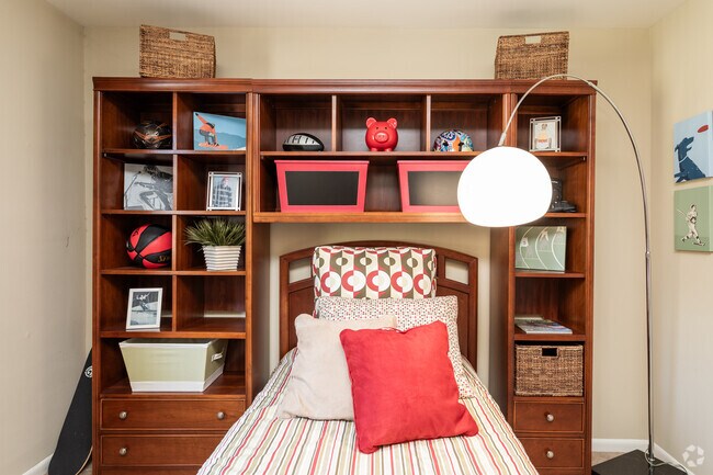 2BR, 1BA - 973 SF - Second Bedroom