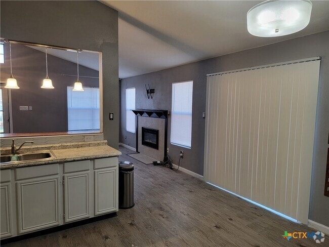 Building Photo - 2708 Taft St Rental