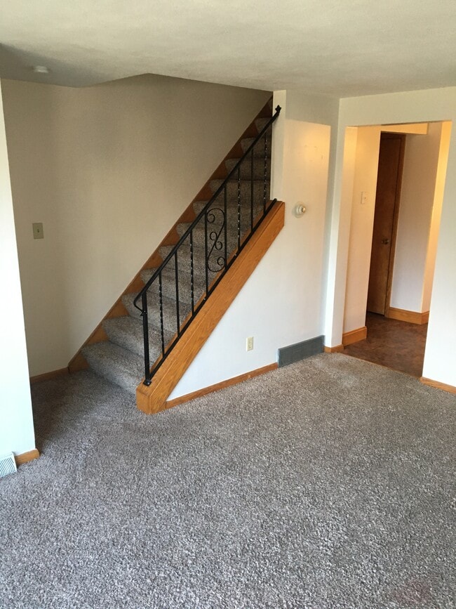 Photo - 234 E 33rd St