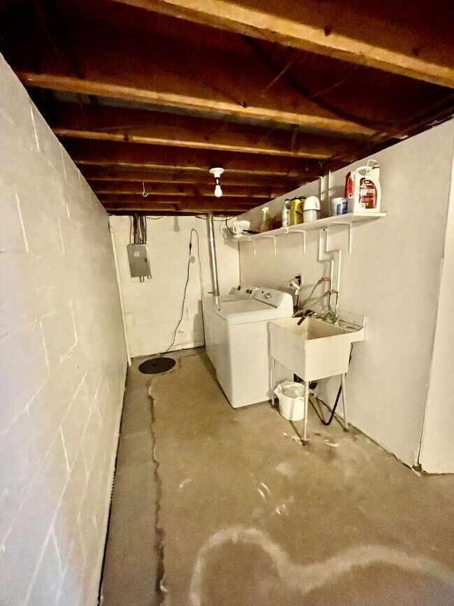 Photo - 3 Bed 1.5 Bath- Bridgeville PA