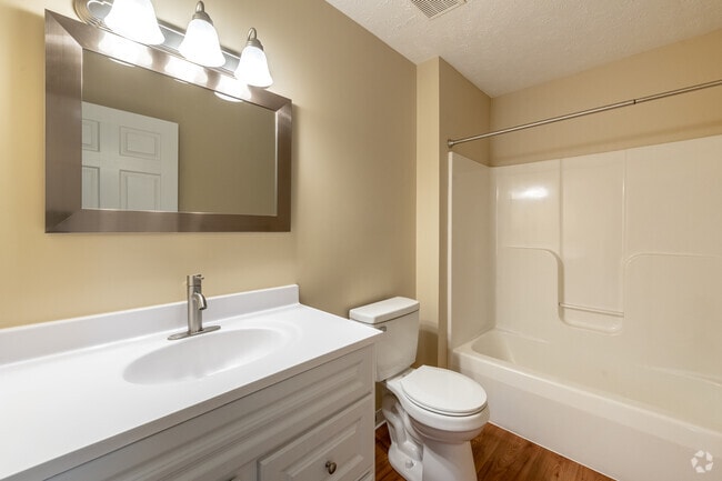 2BR, 2BA - 1135SF