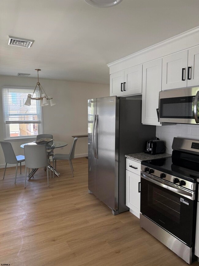 210 N Surrey Ave