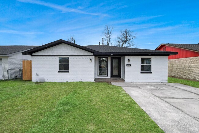 Photo - 10114 Fairfax St