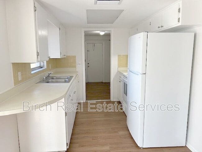 Photo - 4813 Elmwood St