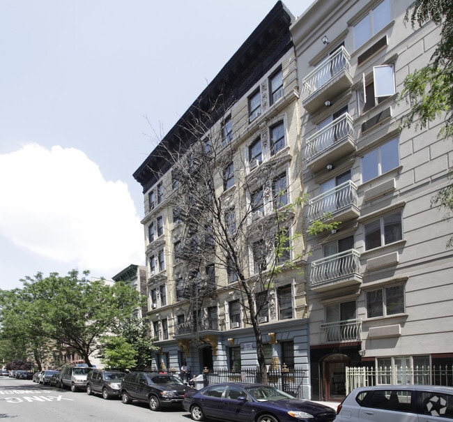 19 E 128th St