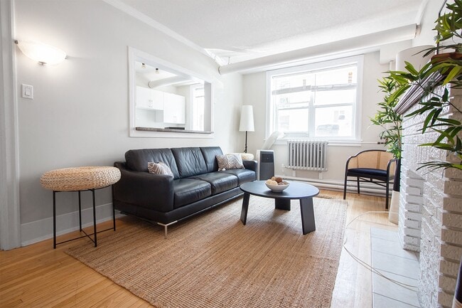 Building Photo - 195 Cathedral Apartment