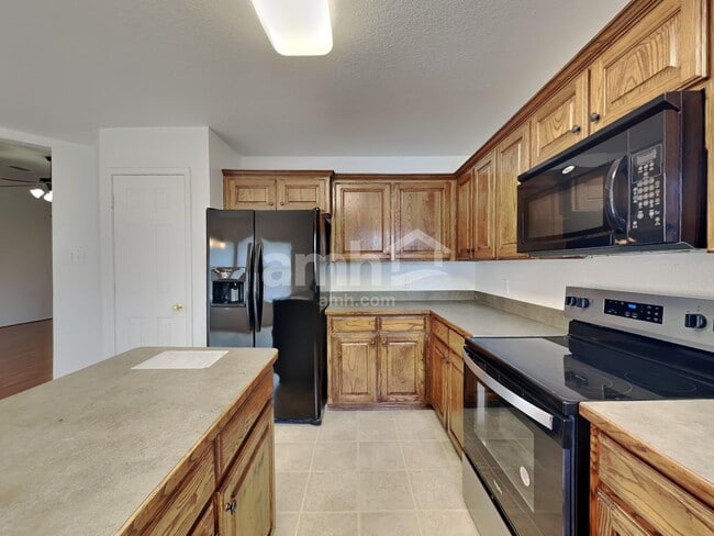 Photo - 733 Morgan Dr