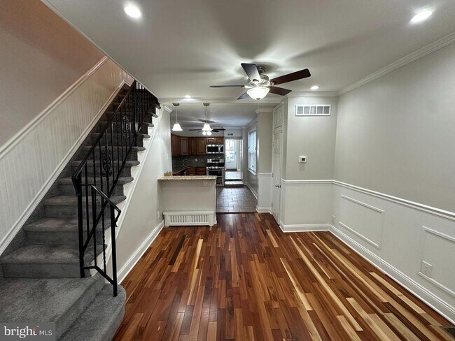 Photo - 2705 E Somerset St