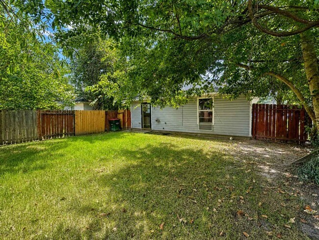 11919 Greenmesa Dr