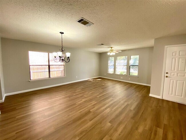 Photo - 2101 Jasper Ln