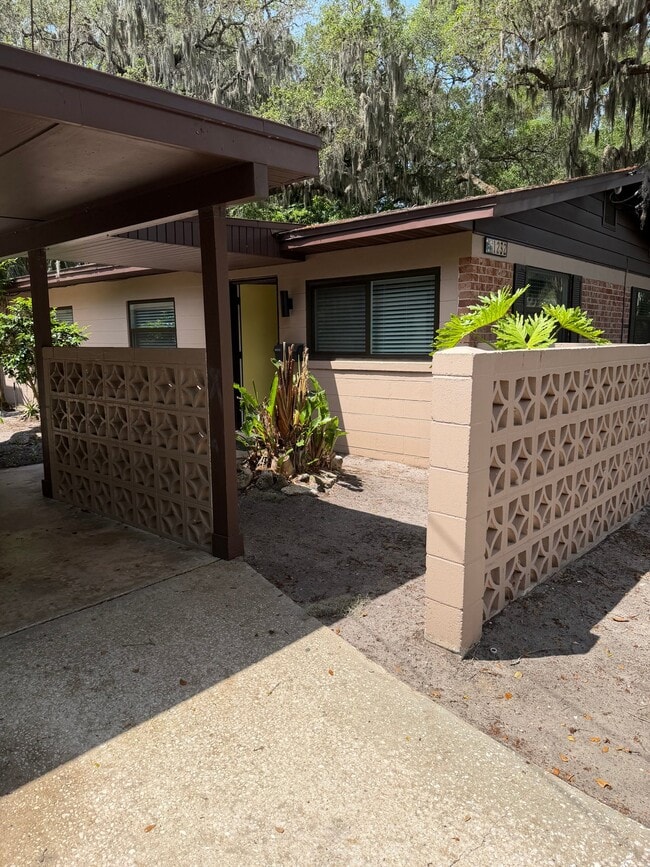 Photo - 1232 Galapagos Ave S