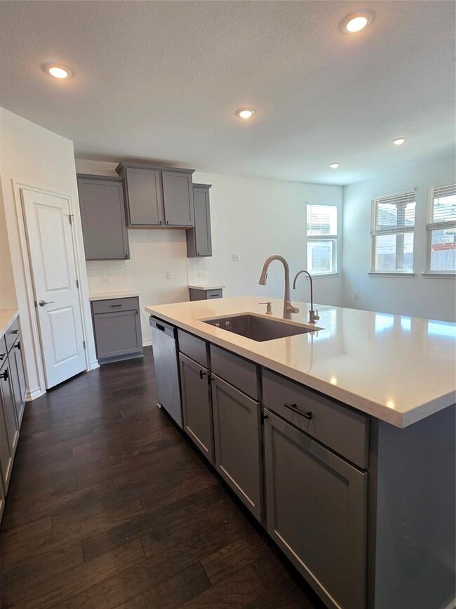 Photo - 561 Pepperbark Loop