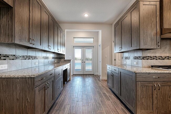 Photo - 126 Russet Trl