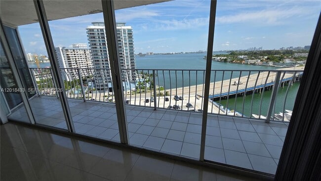 Building Photo - 7601 E Treasure Dr Unit 1516