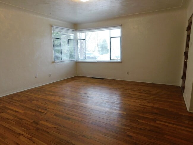 Photo - Close to CMU/St Mary's