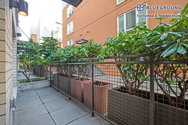 Photo - 10595 Main St Unidad FL2-ID293