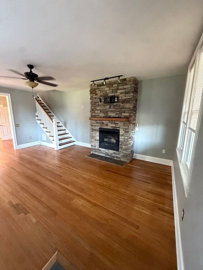 Photo - 21 N Kershaw St